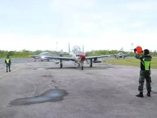 Pesawat Embraer EMB 314/A-29 Super Tucano milik TNI Angkatan Udara (TNI AU) yang membombardir markas TPNPB di Nduga
