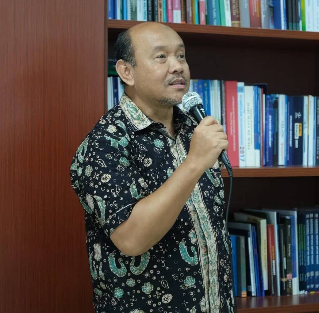 Kepala Kanwil Ditjen Perbendaharaan Provinsi Papua (DJPb) di damping oleh Tatag Prihantara Yuwono