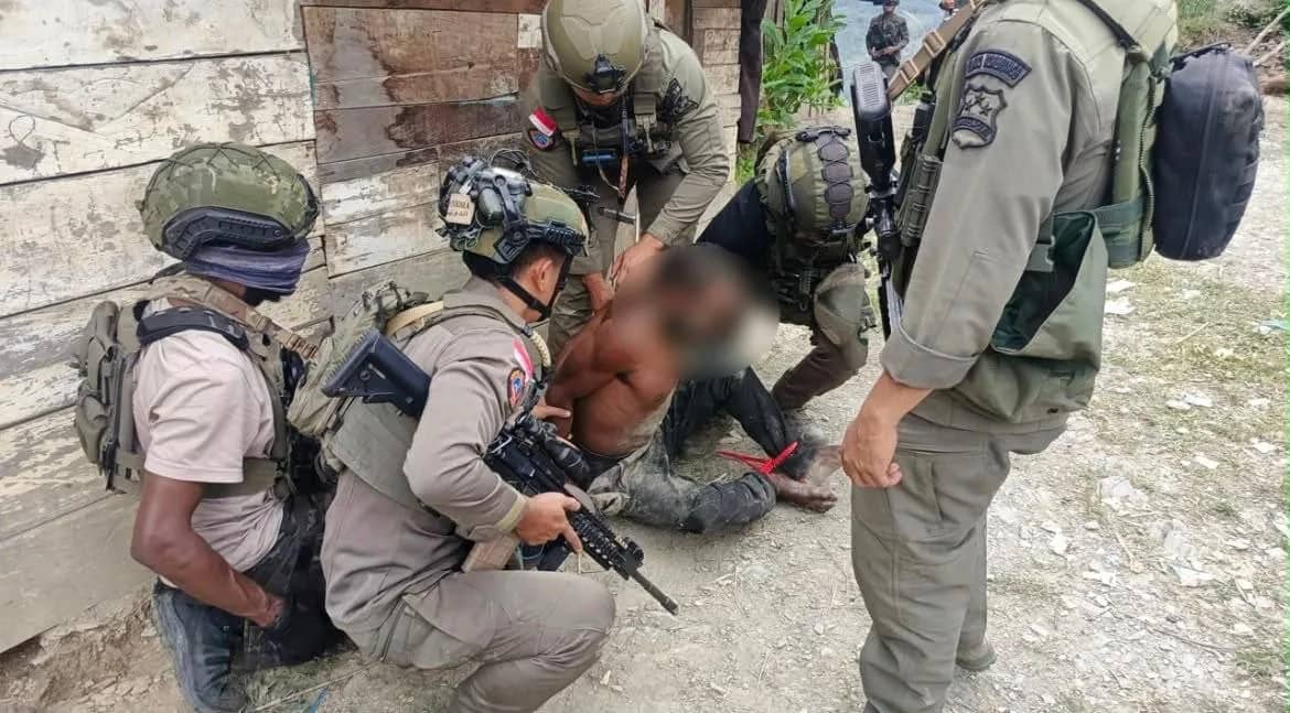 Terduga anggota KKB yang diamankan Satgas Ops Damai Cartenz di Intan Jaya.