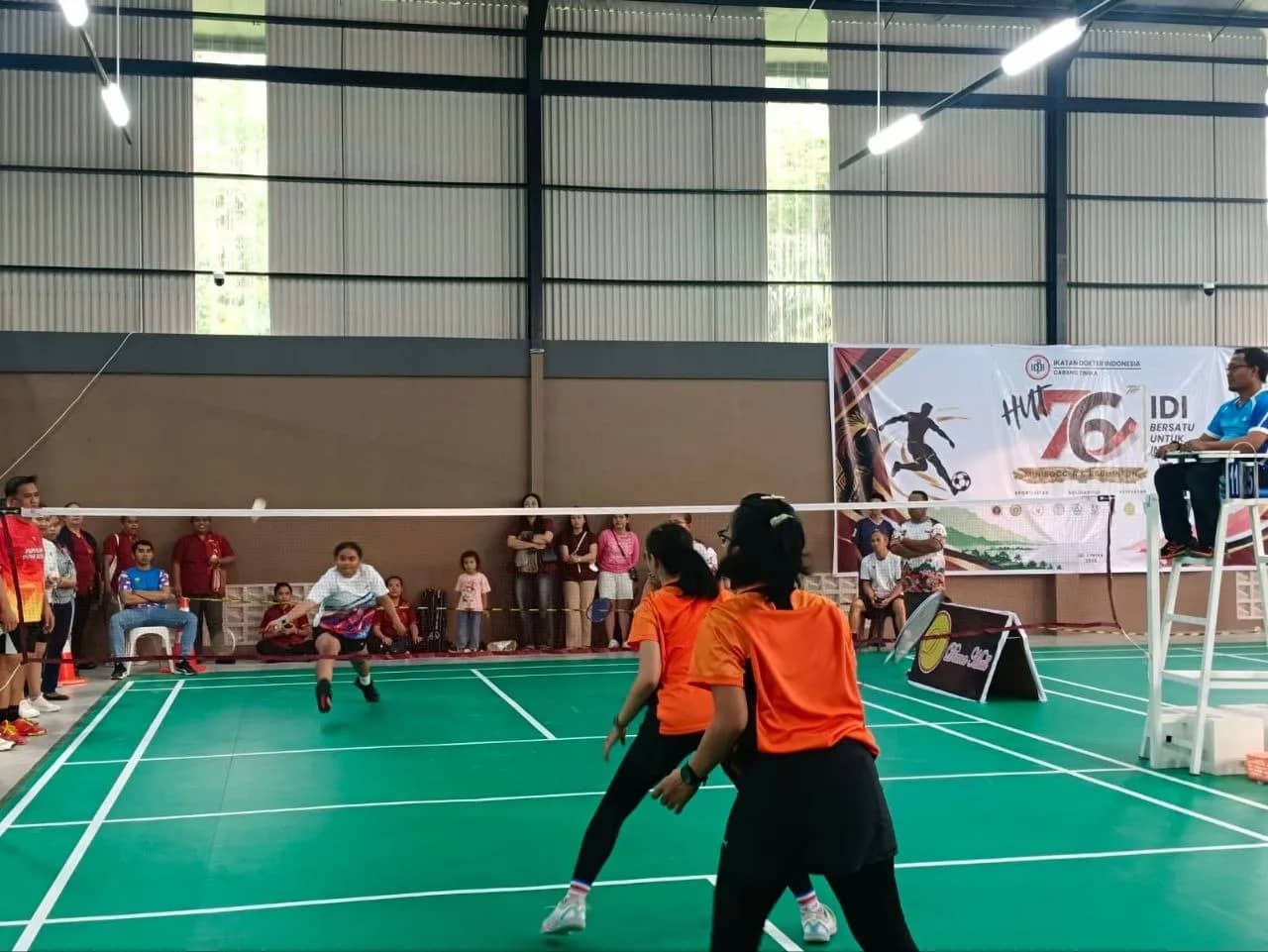 Rangkaian HUT ke-76 IDI di Mimika diawali pertandingan badminton dan mini soccer yang melibatkan tenaga kesehatan dari berbagai fasilitas kesehatan serta 10 organisasi profesi kesehatan.