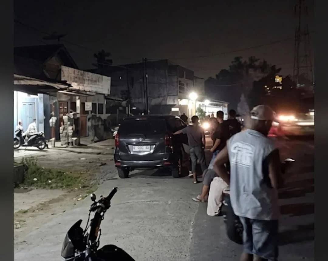 Suasana di lokasi kejadian penikaman Sabtu (12/9) malam.