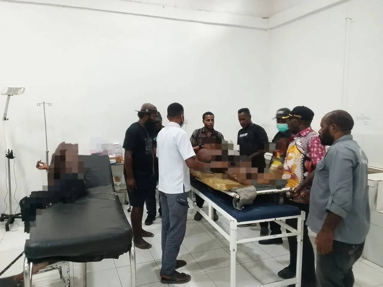 Dua warga sipil yang dilaporkan menjadi korban penembakan di Kampung Samboga, Distrik Seredala, Kabupaten Yahukimo, telah dievakuasi ke RSUD Dekai. Empat korban lainnya masih dalam pencarian.