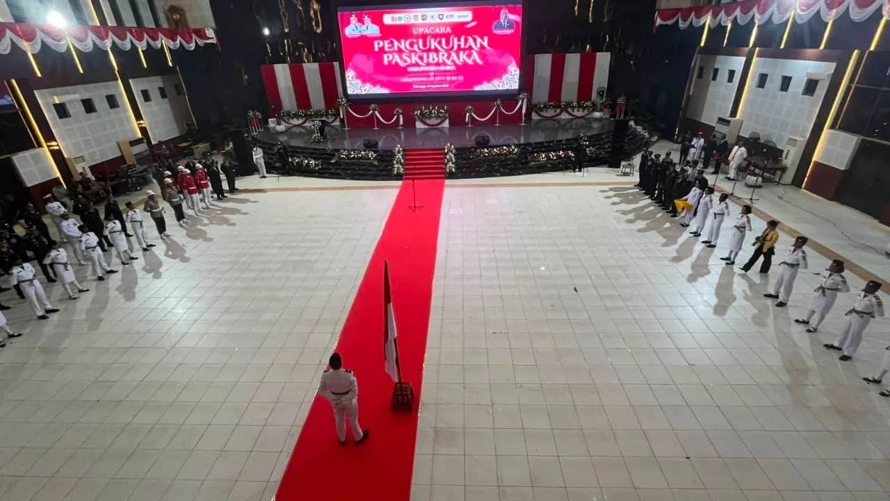 Prosesi pengukuhan Paskibraka tingkat Kabupaten Mimika.