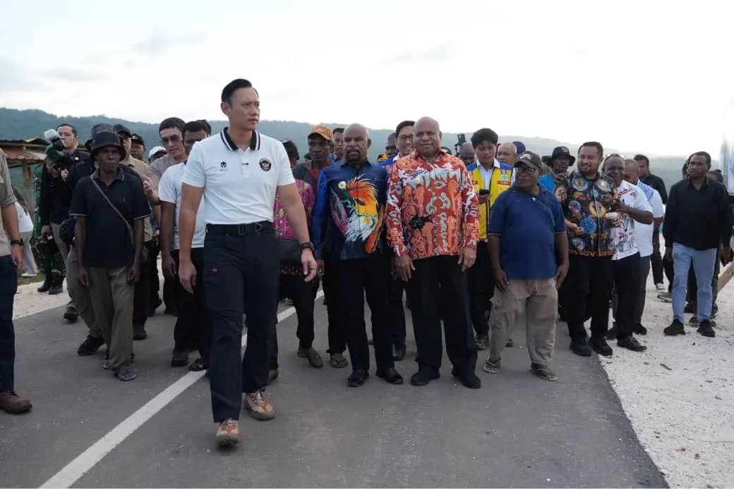 Menteri Koordinator Bidang Infrastruktur dan Pembangunan Kewilayahan Agus Harimurti Yudhoyono (AHY) saat berada di Jayapura