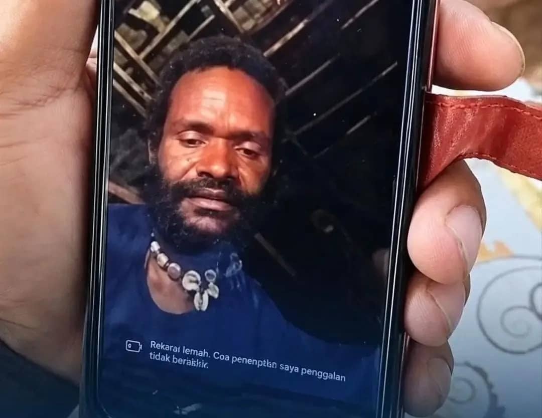 Panggilan VC dengan salah satu terduga pelaku di HP milik Almarhumah Willi Mbuik.