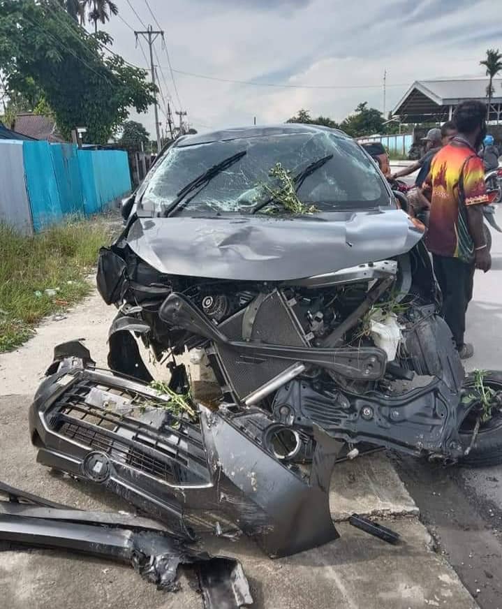 Mobil korban rusak parah