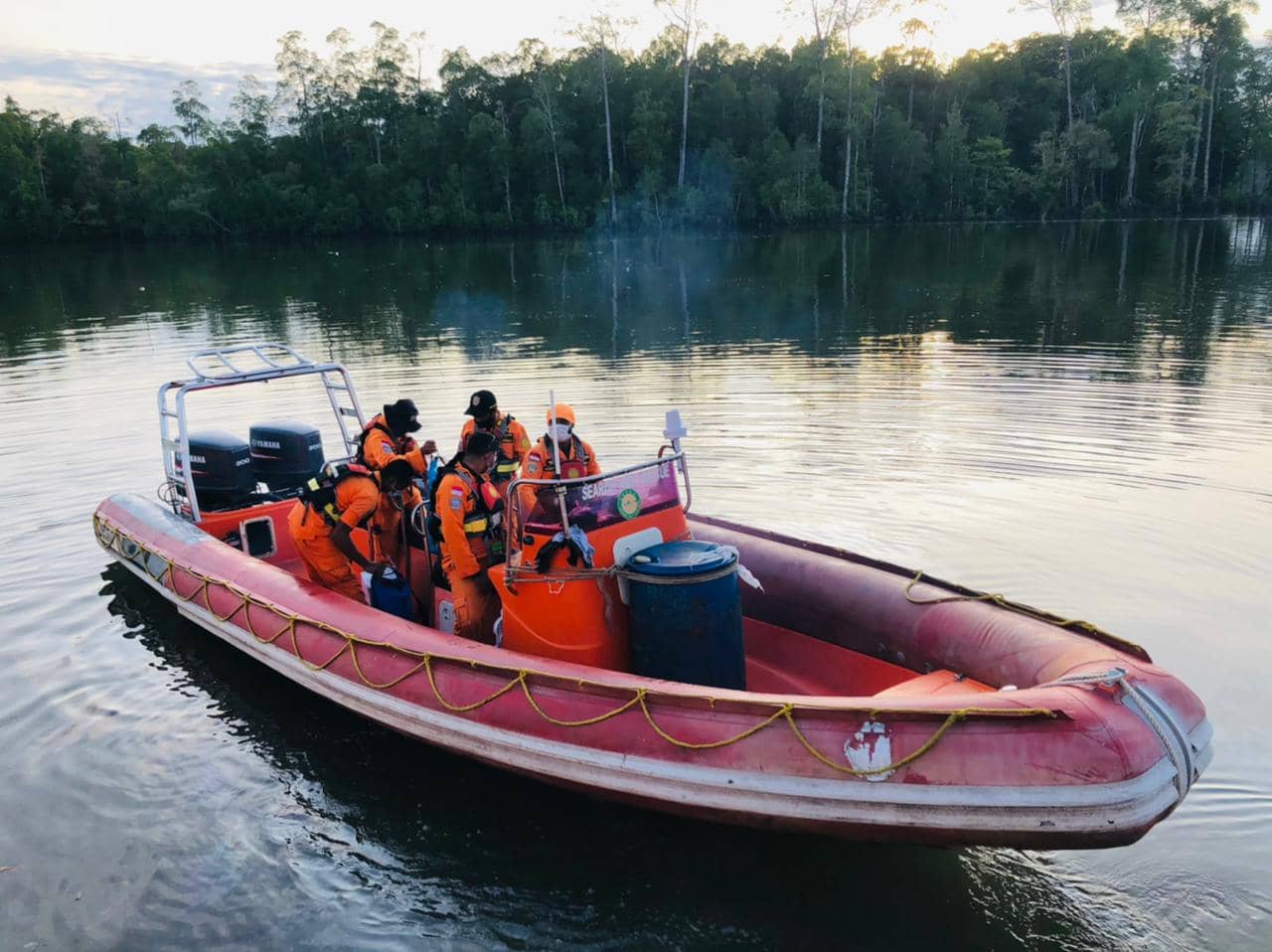 Tim SAR kembali melanjutkan pencarian terhadap KM Uty Star