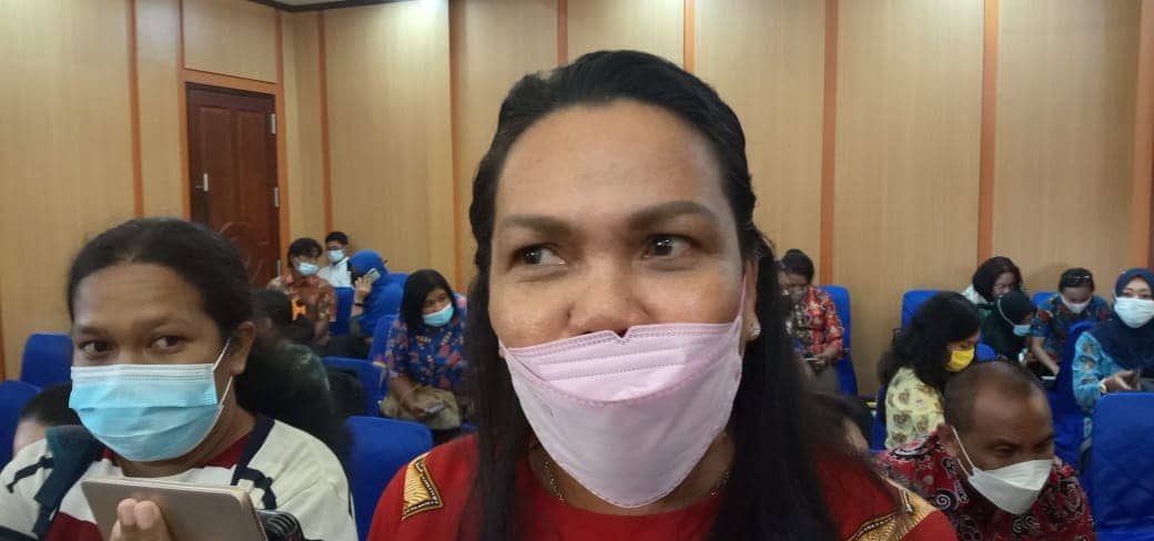 Kepala Dinas Pendidikan Kabupaten Mimika, Jenni Usmany, SPd MPd