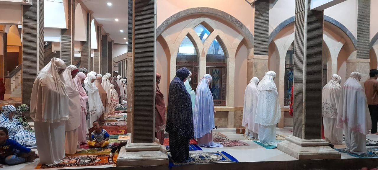 Shalat Tarawih di Masjid Raya Al Aqsa