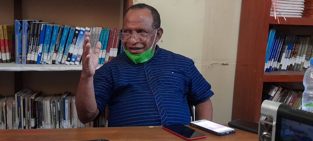 Dr. Drs. Beatus Tambaip, MA