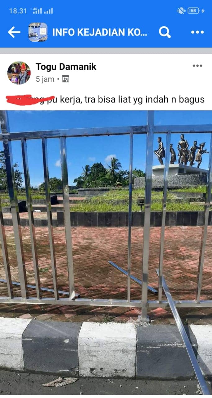 Pagar bundaran Petrosea yang rusak ditabrak