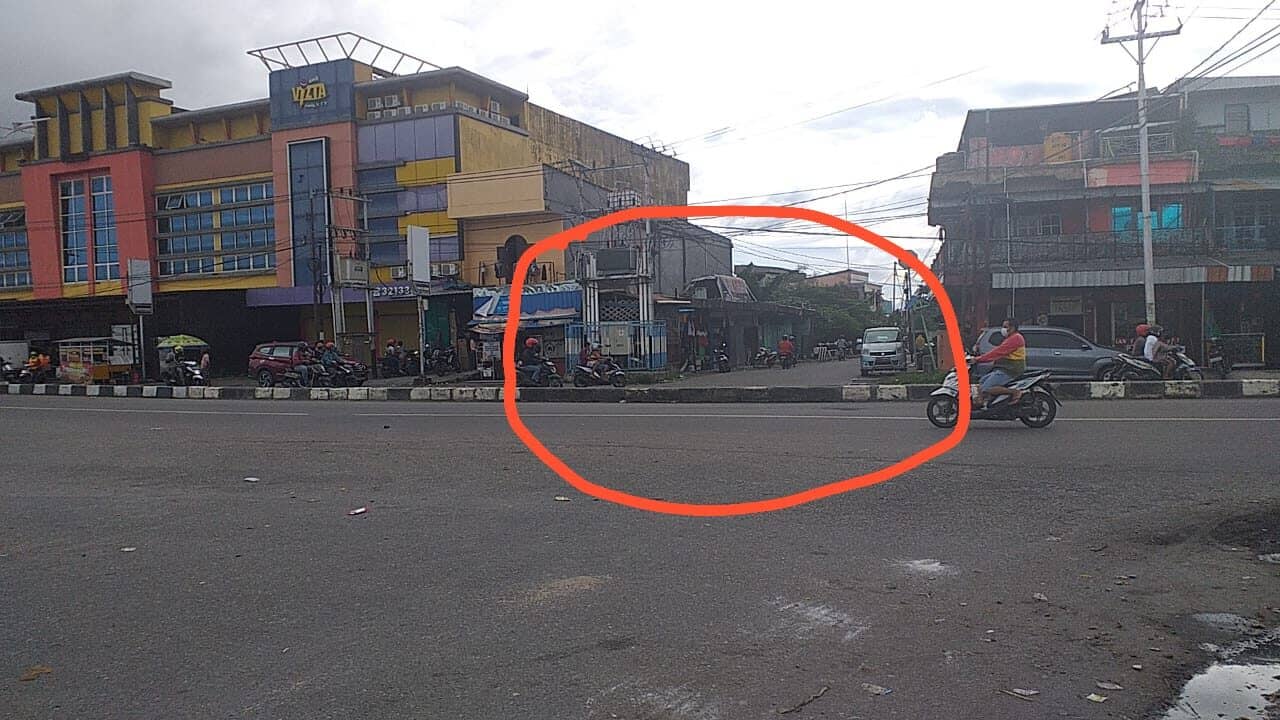 Median Jalan Yos Sudarso yang diusulkan dibongar.