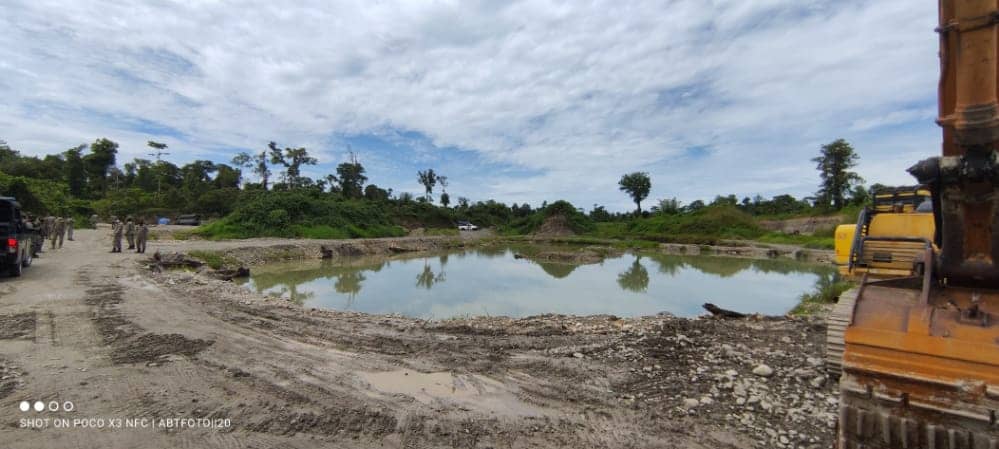 Lokasi Penambangan liar galian c di selamat Datang yang tetap beroperasi walaupun sdah di tegur langsung oleh bupati Mimika..Masih TETAP melakukan aktivitas nya...