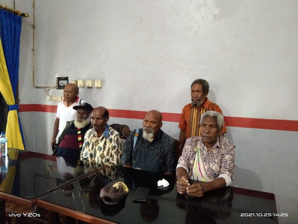 Pendiri Lemasa dan Amungme Nesorei.