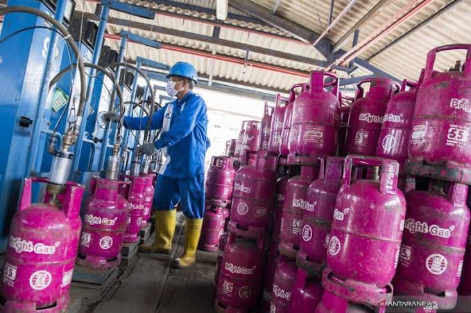 Penjualan tabung gas elpiji