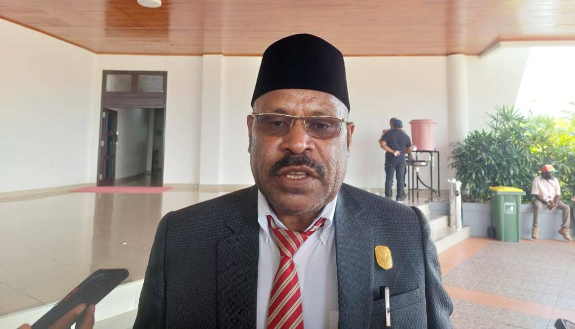 Ketua DPRD Mimika, Anton Bukaleng