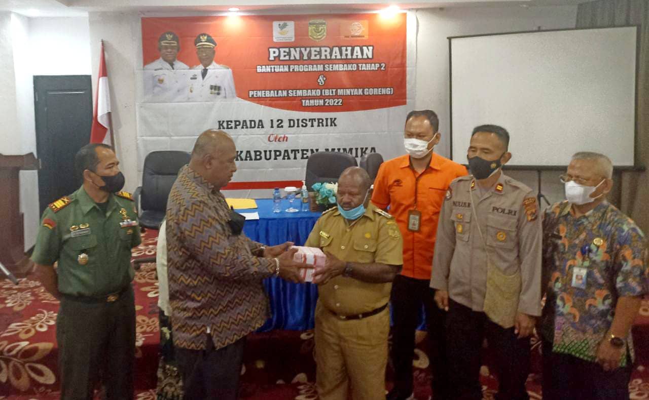 Penyerahan BLT secara simbolis.