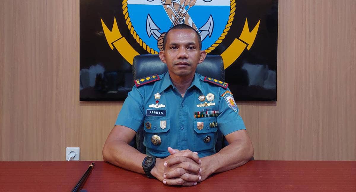 Letkol Laut Apriles Lusien Sukiro M.Han.M.Tr.Opsa