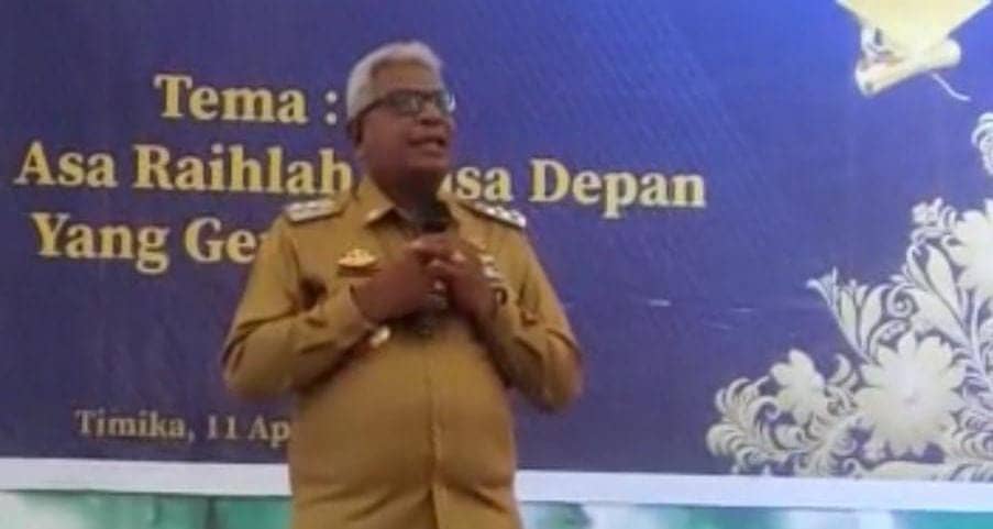 Wakil Bupati Mimika, Johannes Rettob saat menyampaikan sambutan.