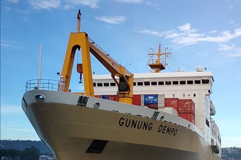 Kapal Motor Gunung Dempo bertambat di Pelabuhan Manokwari, Papua Barat.