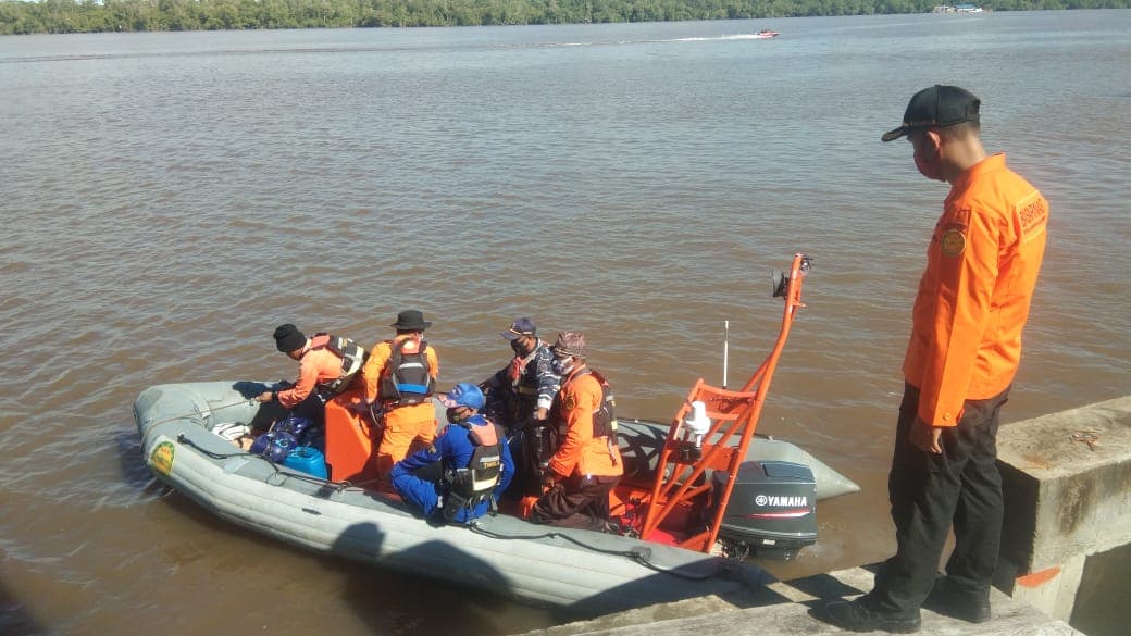 Ilustrasi berita MIMIKA: Perahu Ketinting Terbalik, Tiga Penumpang Selamat dan Satu Orang Hilang