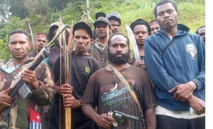 Ilustrasi berita PAPUA: Katanya Ada Ditangan KKB Tapi Nasibnya Tidak Diketahui, Mantri Gerald Sokoy Bagaimana Kabarmu?