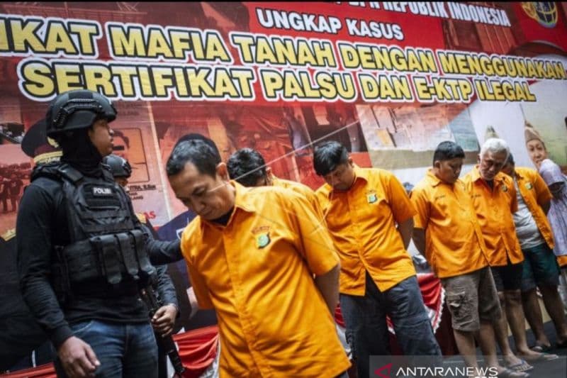 Ilustrasi berita NASIONAL: Dubes RI Untuk Papua Nugini Laporkan Mafia Tanah ke Bareskrim Polri