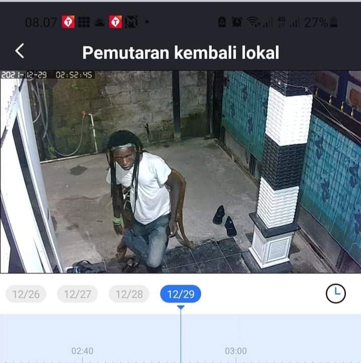 Ilustrasi berita MIMIKA: Pemuda Berambut Gimbal Terekam CCTV Saat Melakukan Aksi Pencurian Sepeda Motor di SP 2 Timika
