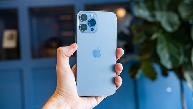Ilustrasi berita TEKNOLOGI: iPhone 13 Sudah Ada di Indonesia Tapi 5G-nya Belum Dapat Digunakan