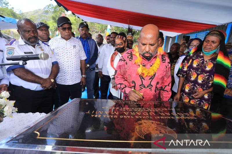 Ilustrasi berita PAPUA: Gubernur Papua Resmikan Bandar Udara Mamit