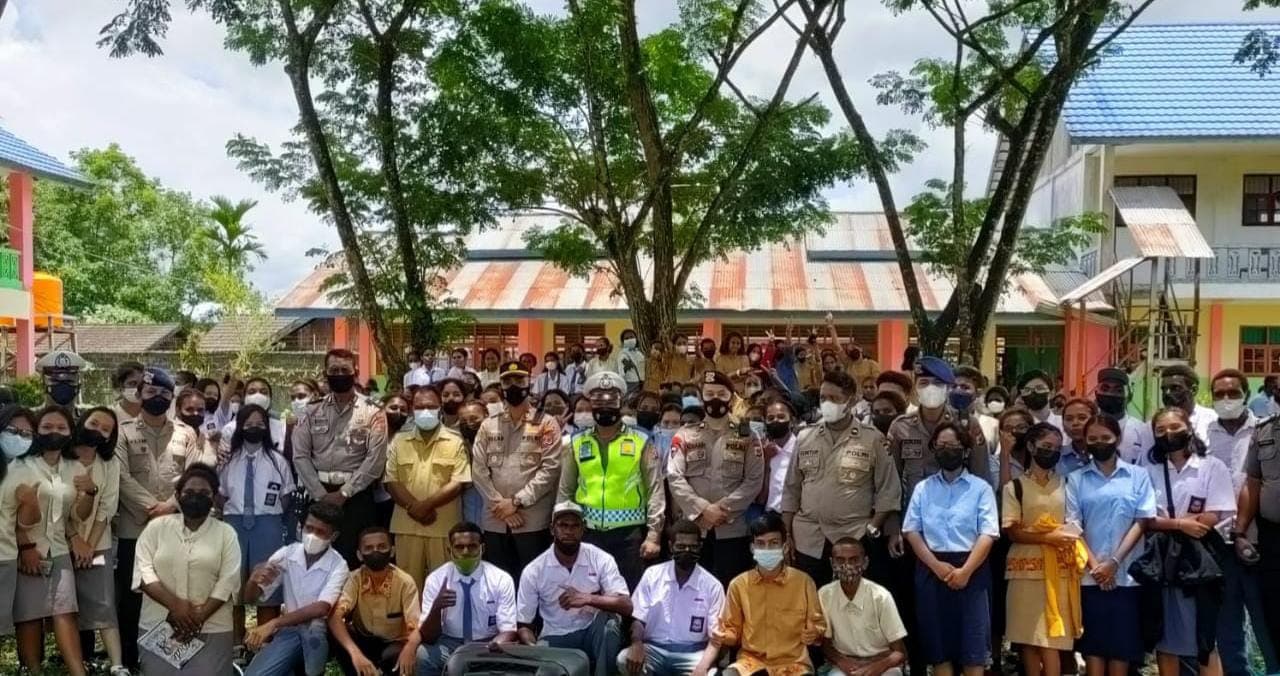 Ilustrasi berita MIMIKA: Bicara Soal Lakalantas dan Tawuran, Personil Polsek Miru Beri Penyuluhan Kepada Siswa SMK Tunas Bangsa
