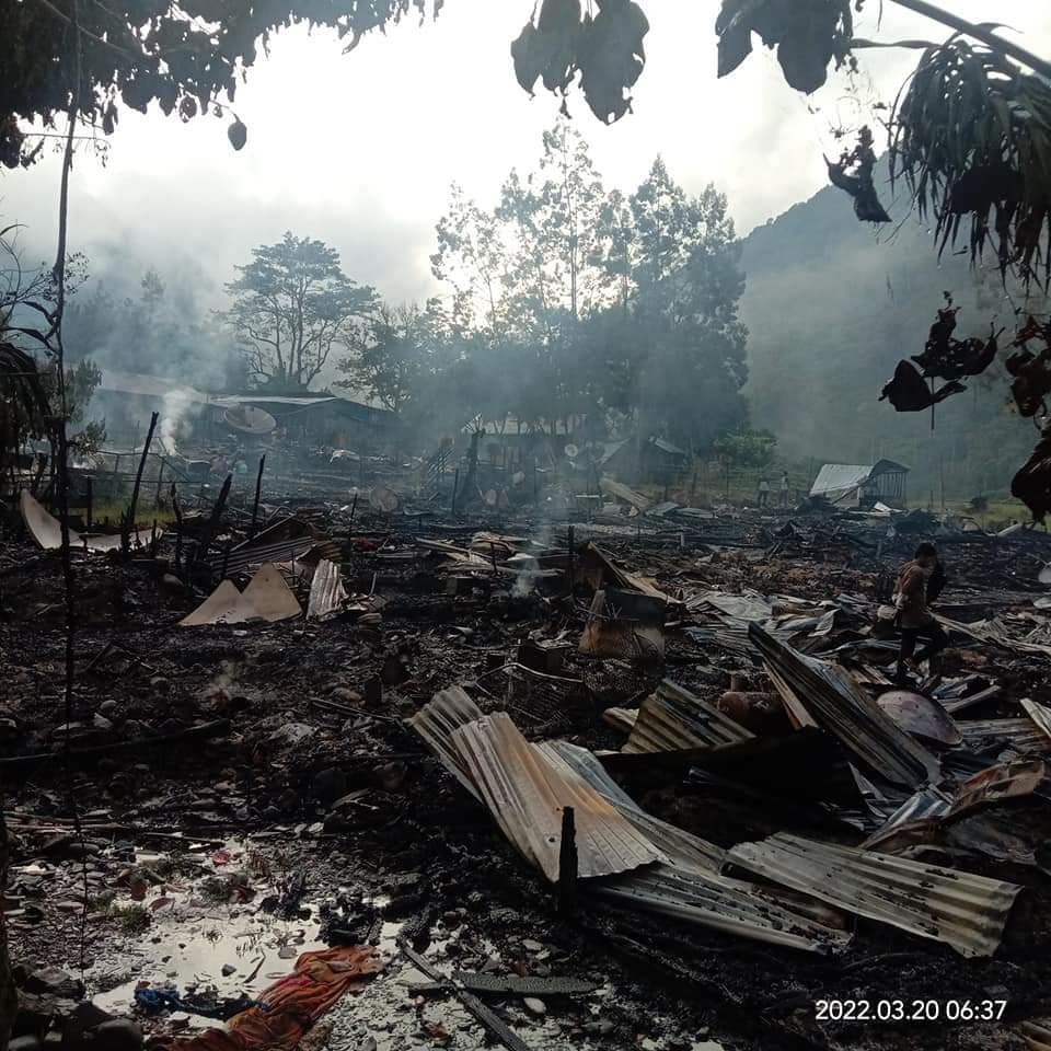 Ilustrasi berita PAPUA: Kamp Dibakar KKB, Para Pendulang Terpaksa Mengungsi ke Lokasi 99
