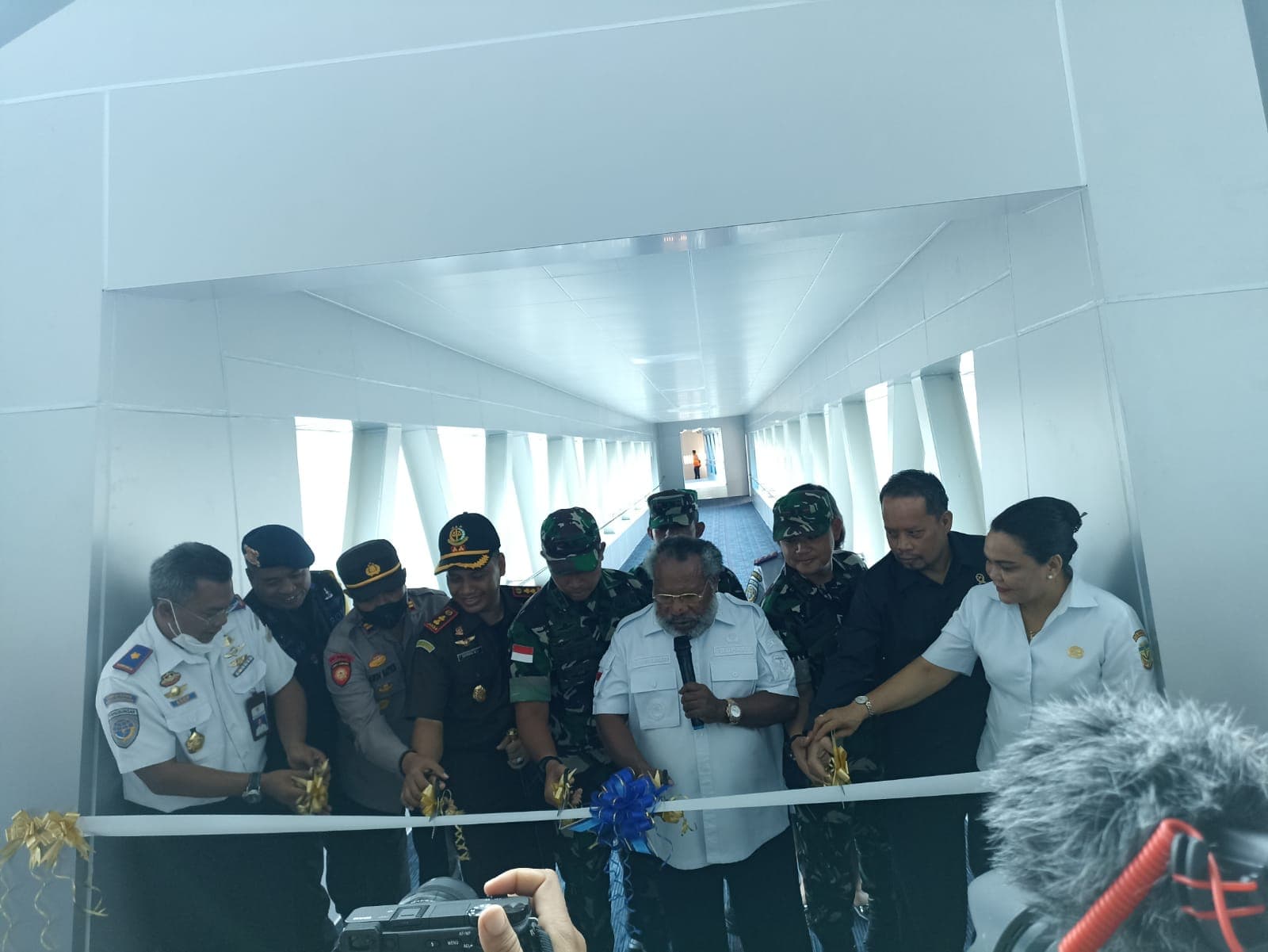 Ilustrasi berita MIMIKA: Garbarata dan Terminal Lantai Dua Bandara Mozes Kilangin Timika Resmi Dioperasikan