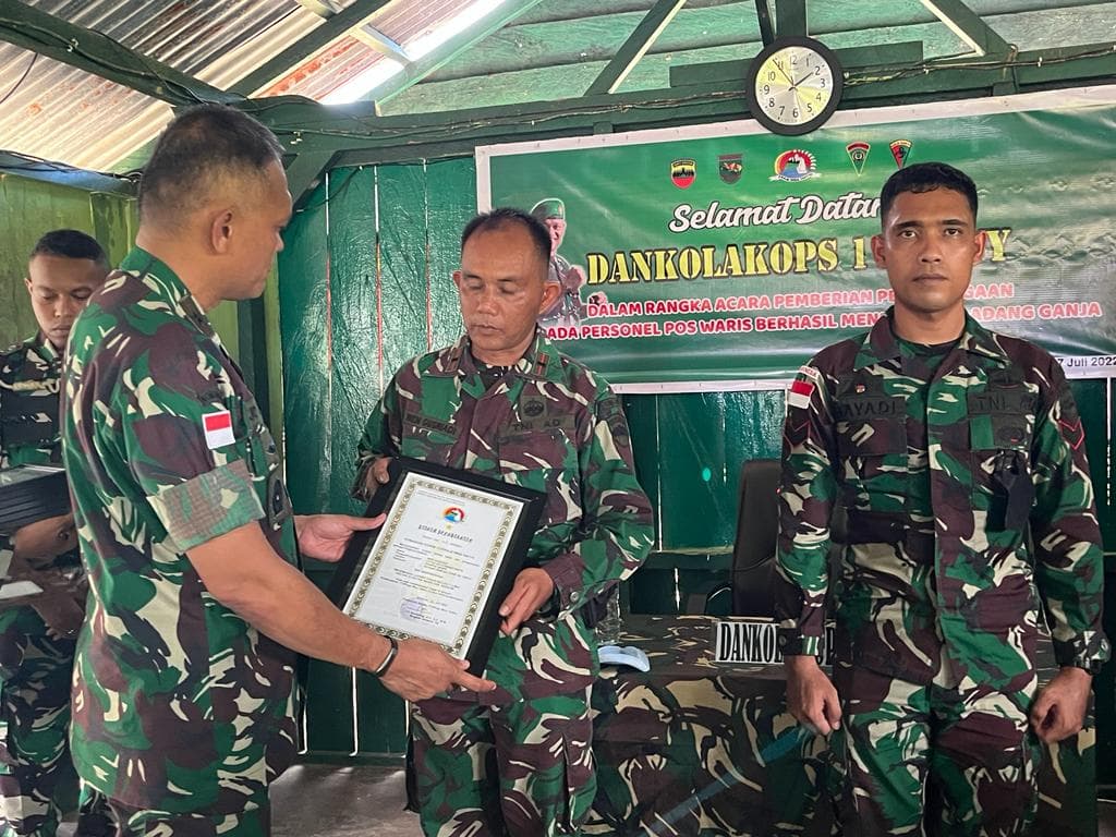 Ilustrasi berita PAPUA: Temukan Ladang Ganja 5 Hektare di Senggi, Danrem Sembiring Beri Penghargaan Kepada 10 Prajurit TNI