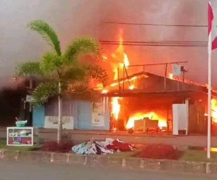 Ilustrasi berita PAPUA: Kebakaran Besar Terjadi di Jalan Brawijaya, 7 Mobil dan 10 Motor Hangus Terbakar