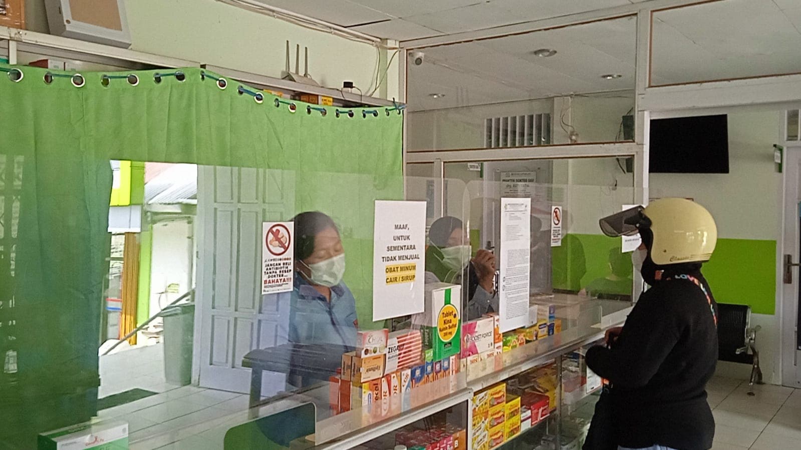 Ilustrasi berita MIMIKA: Polres Mimika Monitoring Penjualan Obat Cair di Apotek Terkait Surat BPOM RI, Ini Daftar Obat yang Diijinkan Beredar Kembali….