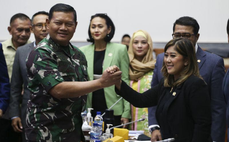 Ilustrasi berita MIMIKA: Komisi I Minta Laksamana Yudo Komit Tuntaskan Kasus Pidana Pembantaian 4 Warga Sipil oleh Oknum TNI di Timika