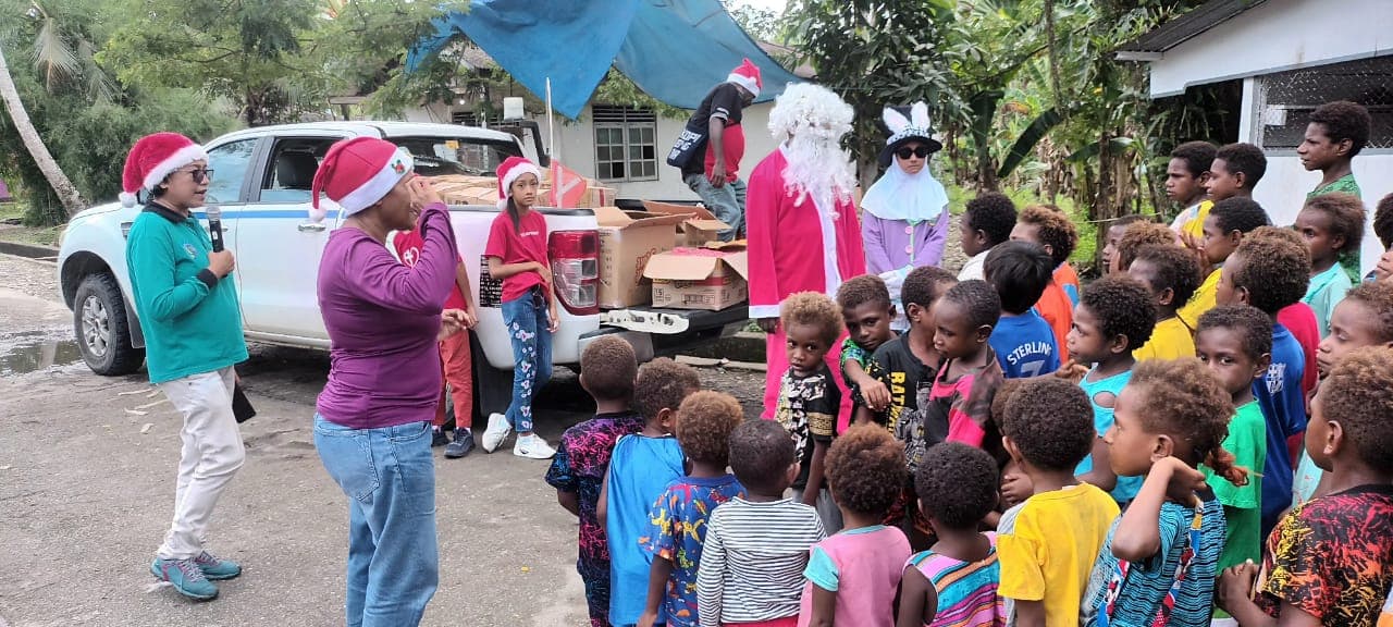 Ilustrasi berita MIMIKA: PTFI dan Mitra Rayakan Natal Bersama 2.000 Anak 8 Kampung Pesisir, Kadistrik MTJ Jadi Santa Claus