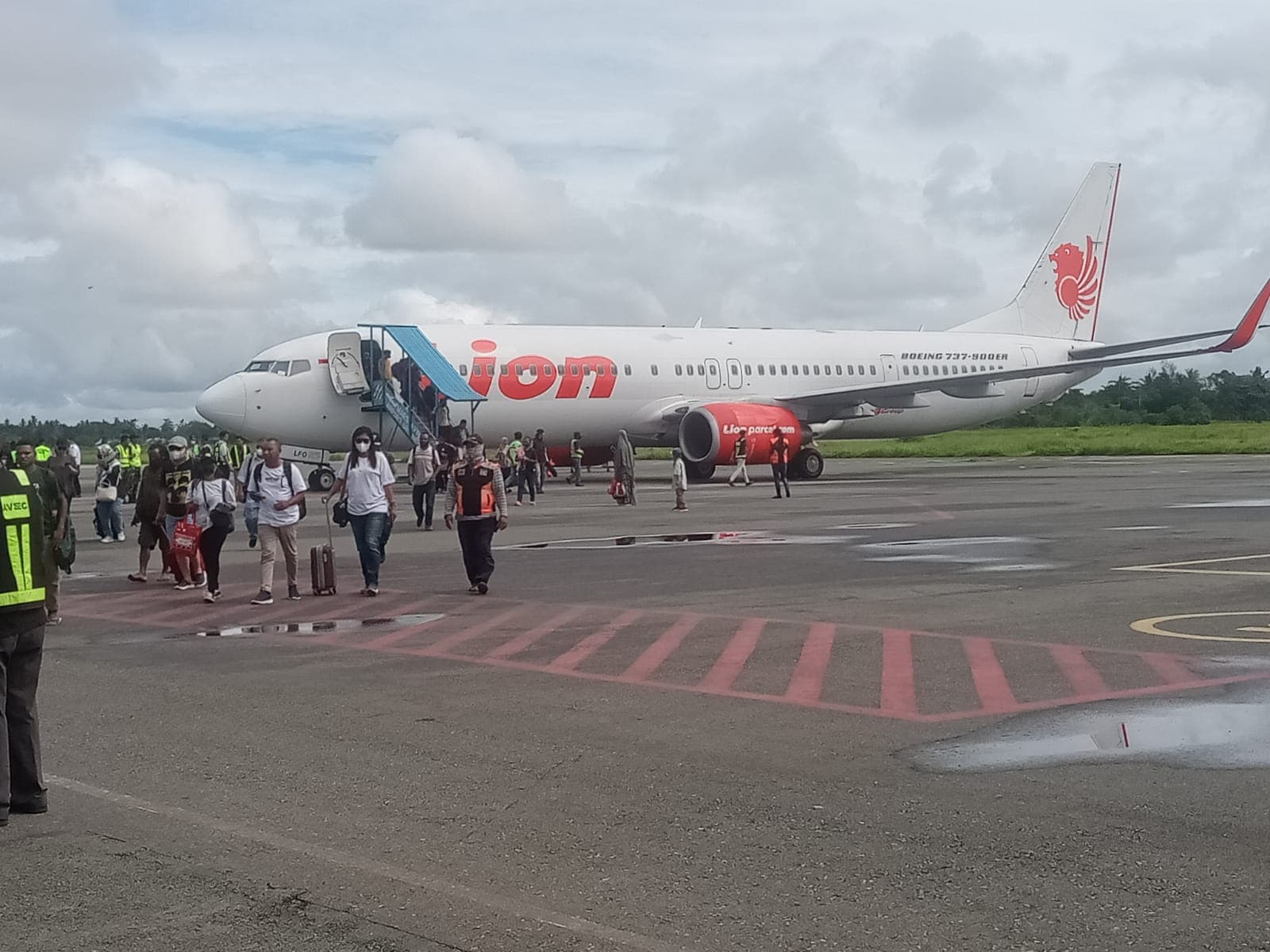 Ilustrasi berita PAPUA: Pesawat Lion Air Tabrak Garbarata di Bandara Mopah Merauke, Begini Kronologisnya …..