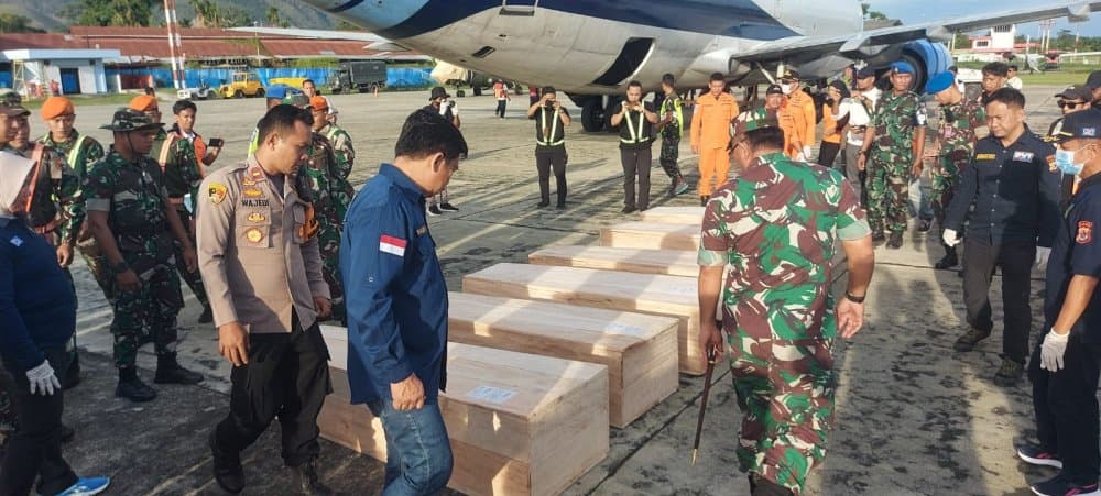 Ilustrasi berita PAPUA: Kondisi Jenazah Korban Pesawat Sam Air PK - SMW Tidak Utuh, Tim DVI Polda Papua Kebut Proses Identifikasi