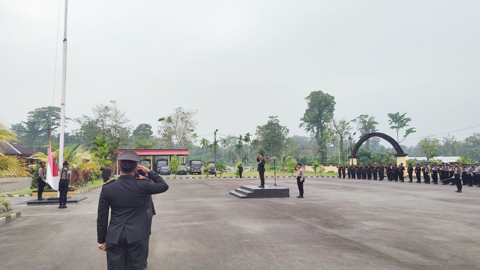 Ilustrasi berita MIMIKA: Peringati Sumpah Pemuda, Polres Mimika Gelar Upacara Pengibaran Bendera