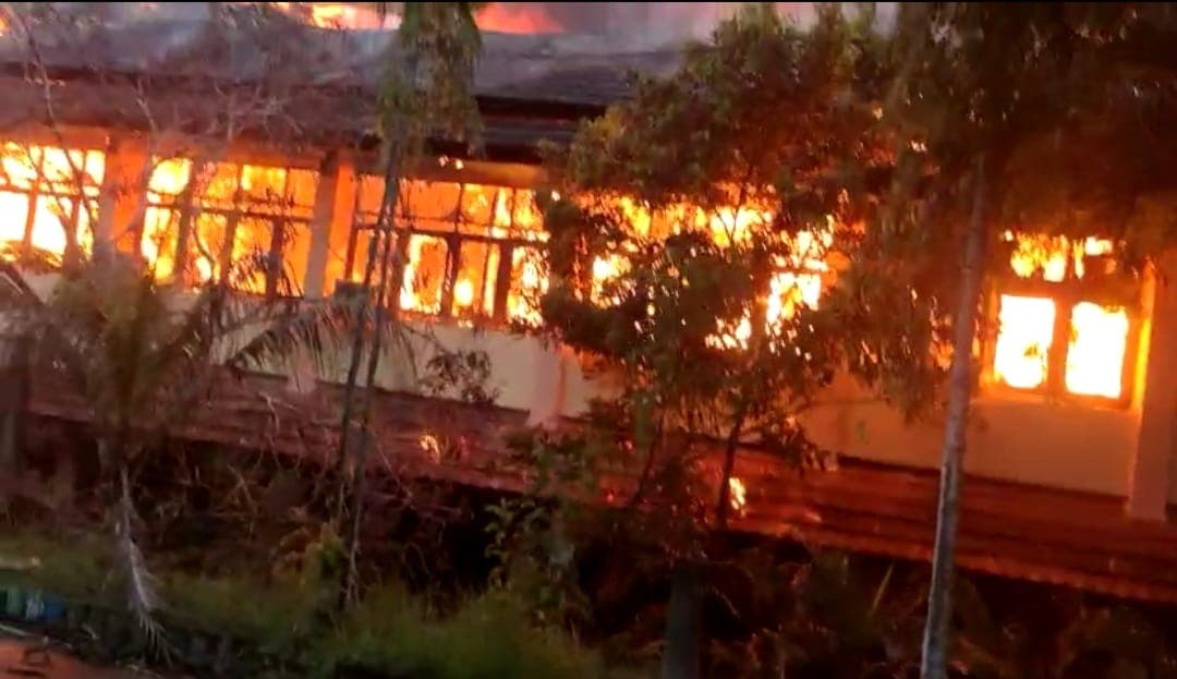Ilustrasi berita Jayapura: Hanya 8 Jam, Enam Kantor Dinas Pemerintahan di Lingkup Pemkab Jayapura Ludes Terbakar