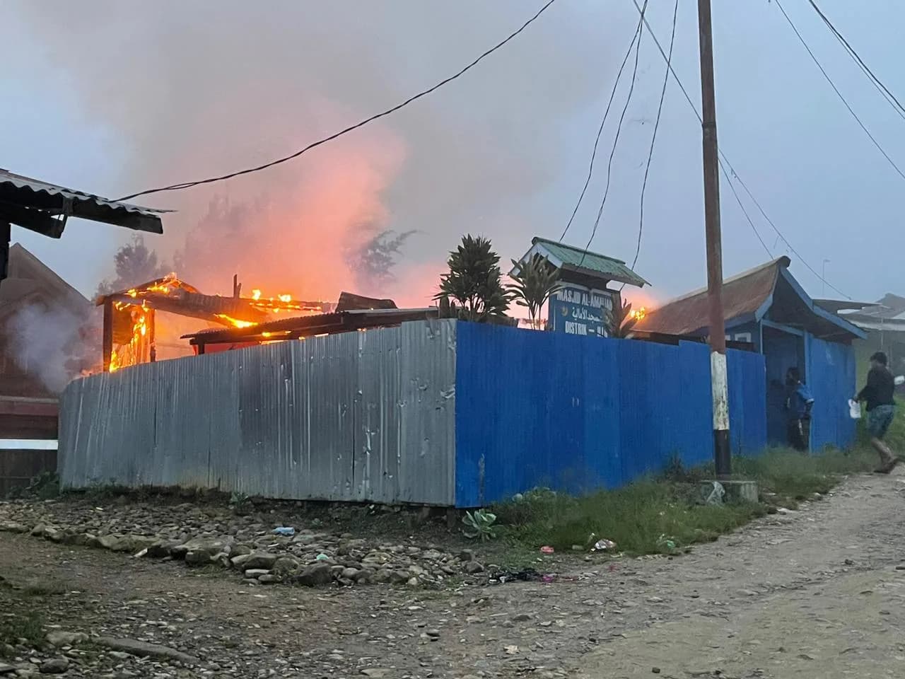 Ilustrasi berita PAPUA: Satu Bangunan Masjid di Puncak Jaya Hangus Terbakar, Polisi Temukan Jejak Ini