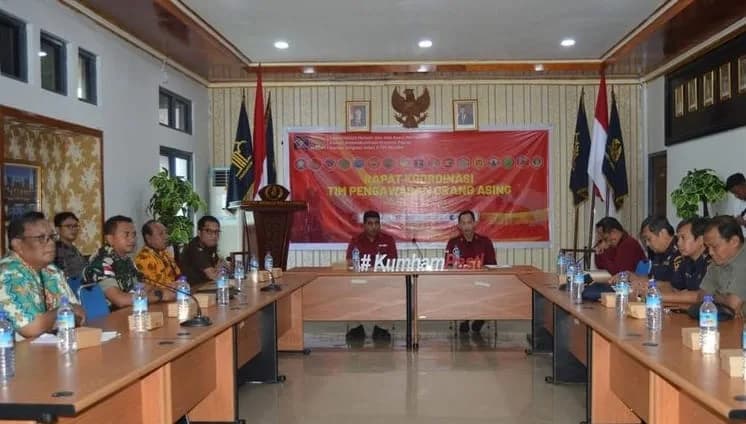 Ilustrasi berita MIMIKA: Bahas Pengawasan Orang Asing, Kantor Imigrasi Mimika Antisipasi Pengaruh Negatif Kegiatan WNA