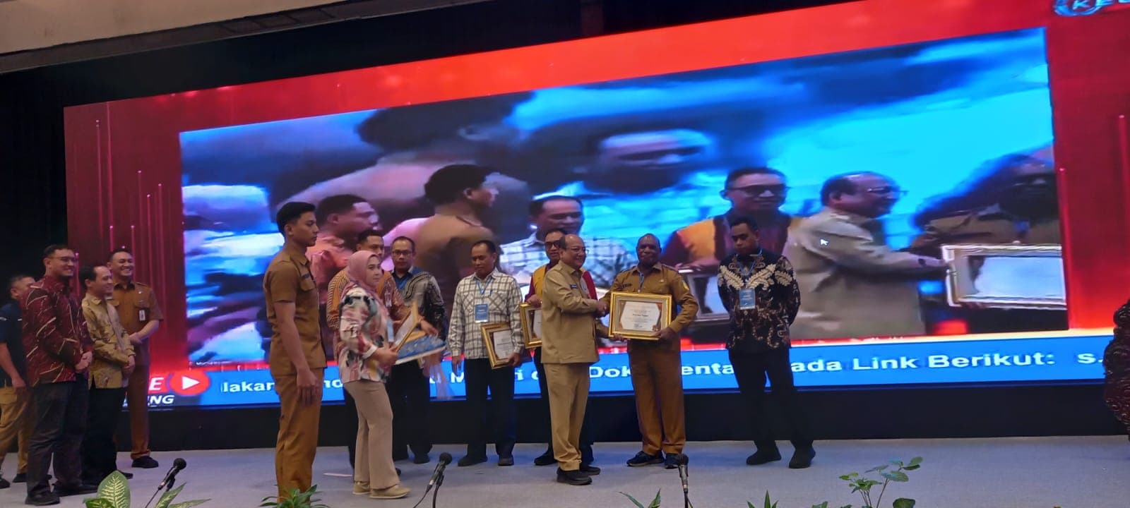 Ilustrasi berita PAPUA: Realisasikan Dukungan Dana 100 Persen di Pilkada 2024, Pemprov Papua Raih Penghargaan dari Kemendagri