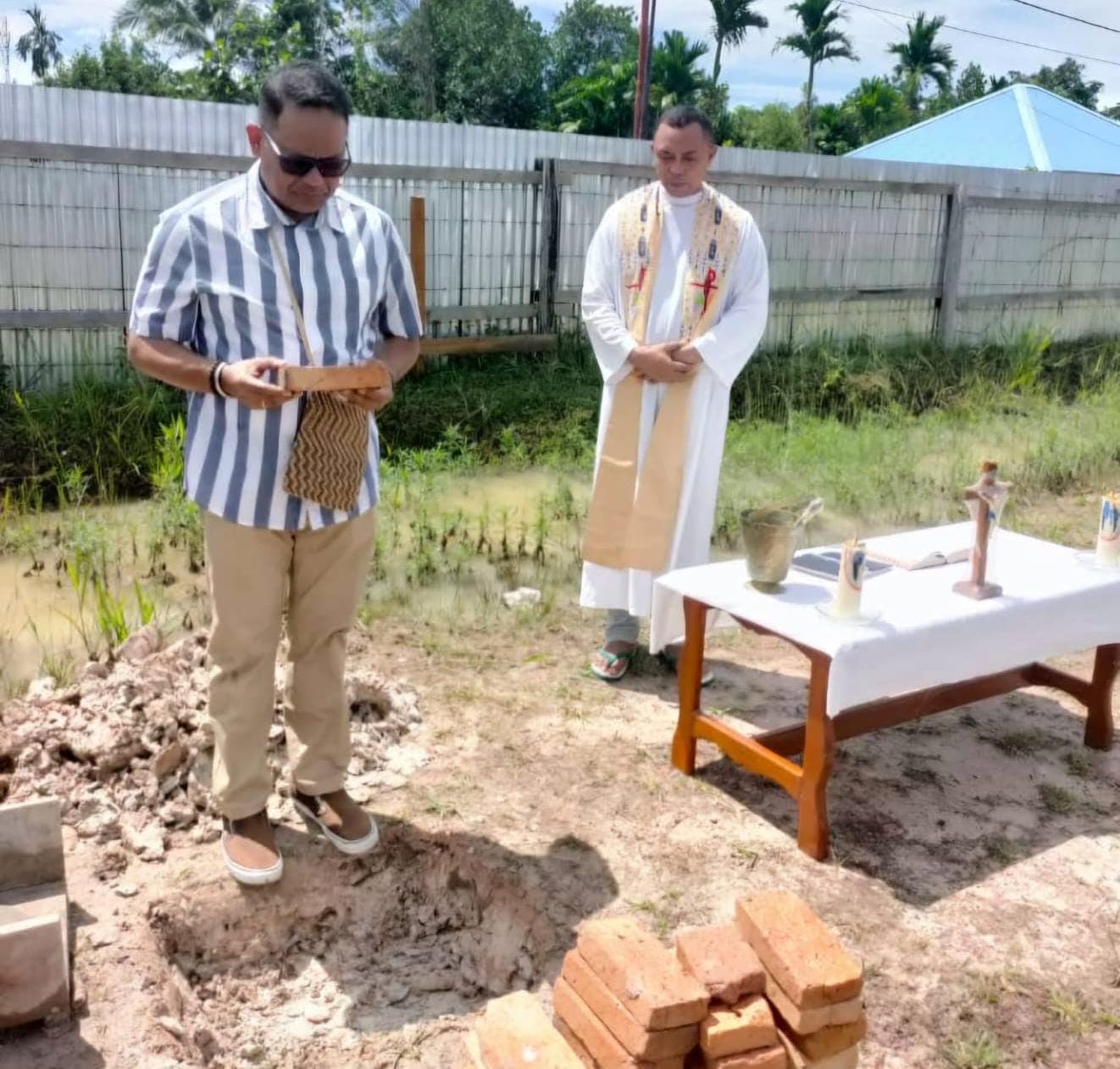 Ilustrasi berita PAPUA: Penjabat Bupati Mappi Lakukan Peletakan Batu Pertama Pembangunan Taman Doa Gua Maria di Kota Kepi