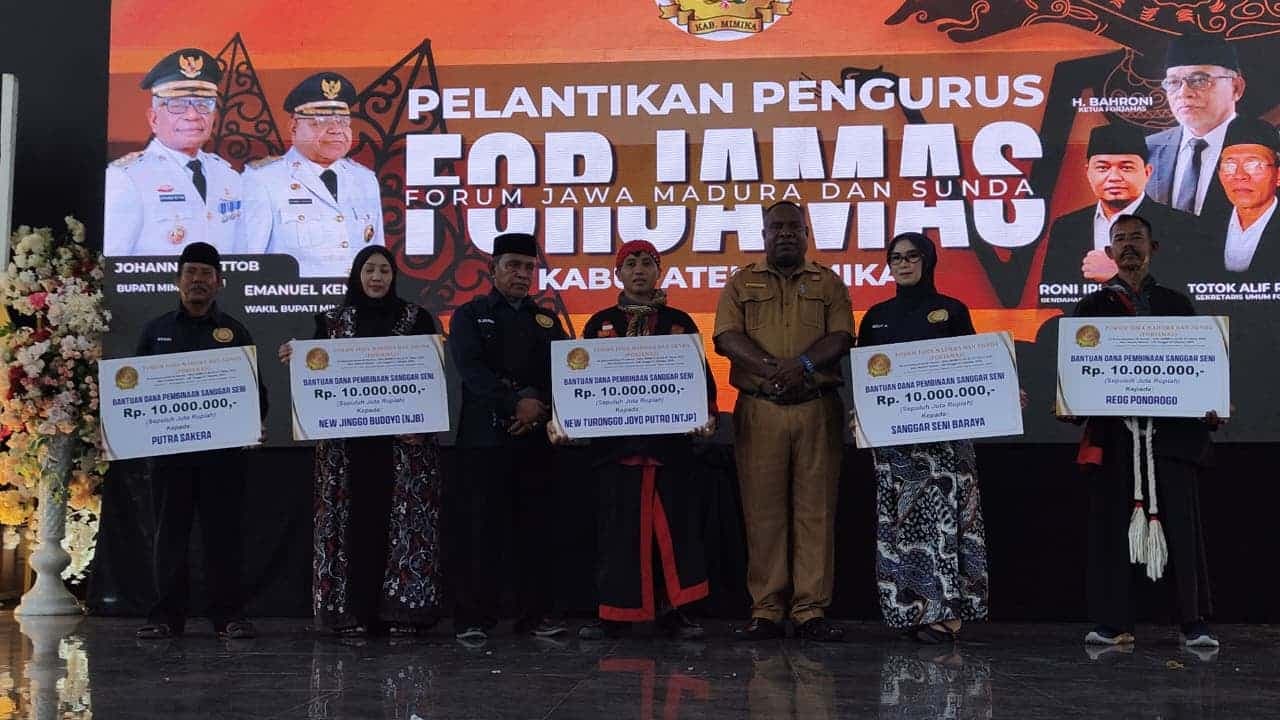 Ilustrasi berita MIMIKA: Gelar Pentas Seni Budaya, FORJAMAS Serahkan Bantuan Rp 50 Juta untuk Lima Kelompok Kesenian Jawa, Madura dan Sunda di Mimika