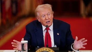 Ilustrasi berita INTERNASIONAL: Trump Akui Ada Pembicaraan Rahasia dengan Iran, Tapi Tak Libatkan Khamenei
