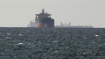 Ilustrasi berita INTERNASIONAL: Indonesia Tegaskan Penolakan Terhadap Ancaman Kapal Niaga di Selat Hormuz