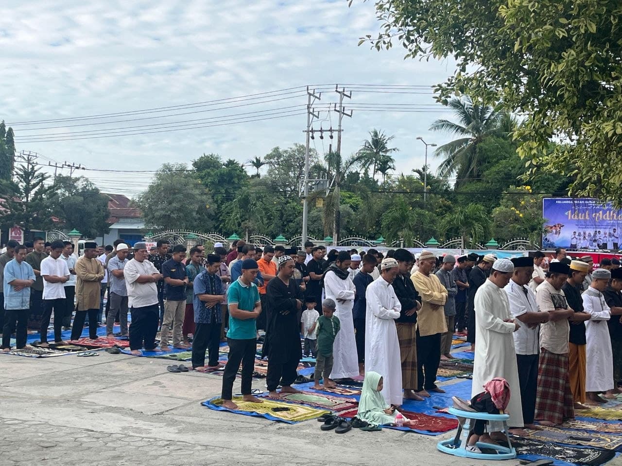 Ilustrasi berita PAPUA: Ribuan Umat Muslim di Kabupaten Jayapura Laksanakan Sholat Idul Adha, Keharmonisan di Tanah Papua Tetap Dijaga